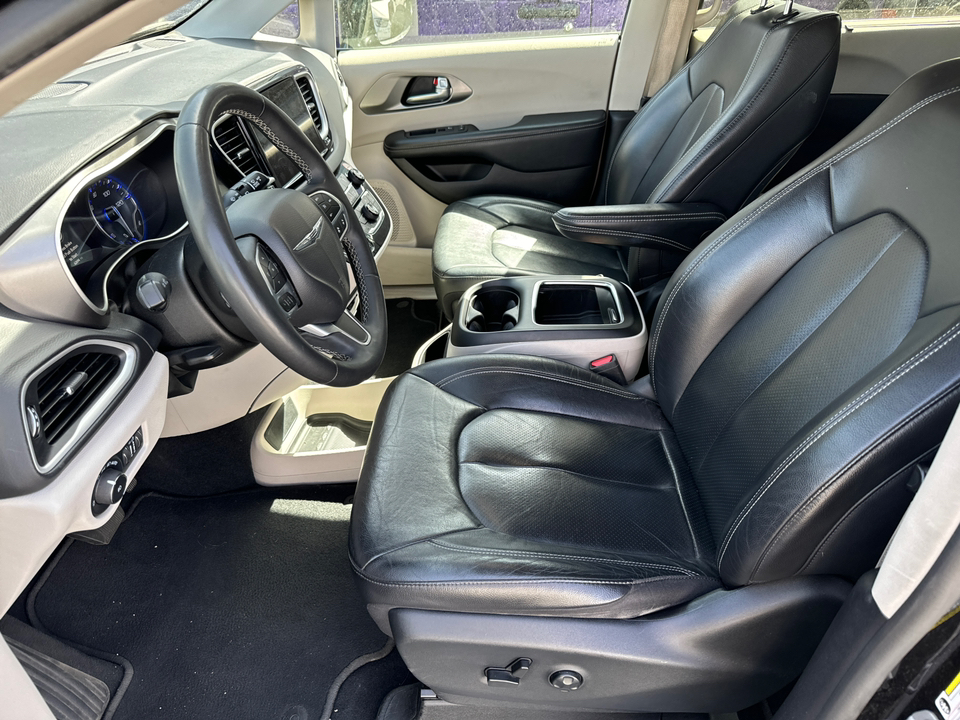 2022 Chrysler Pacifica Touring L 20