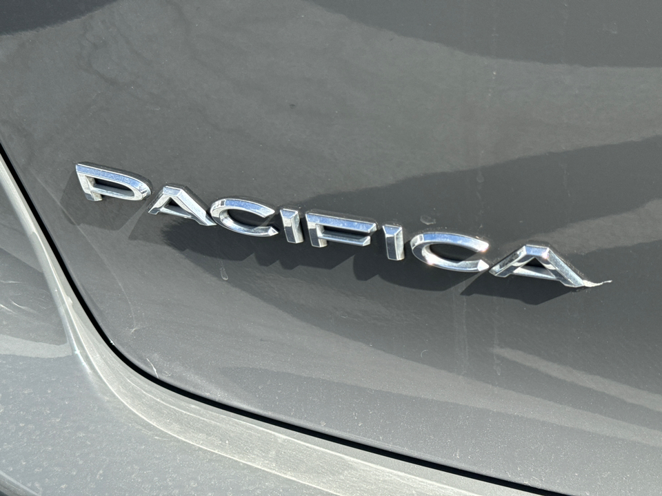 2022 Chrysler Pacifica Touring L 20