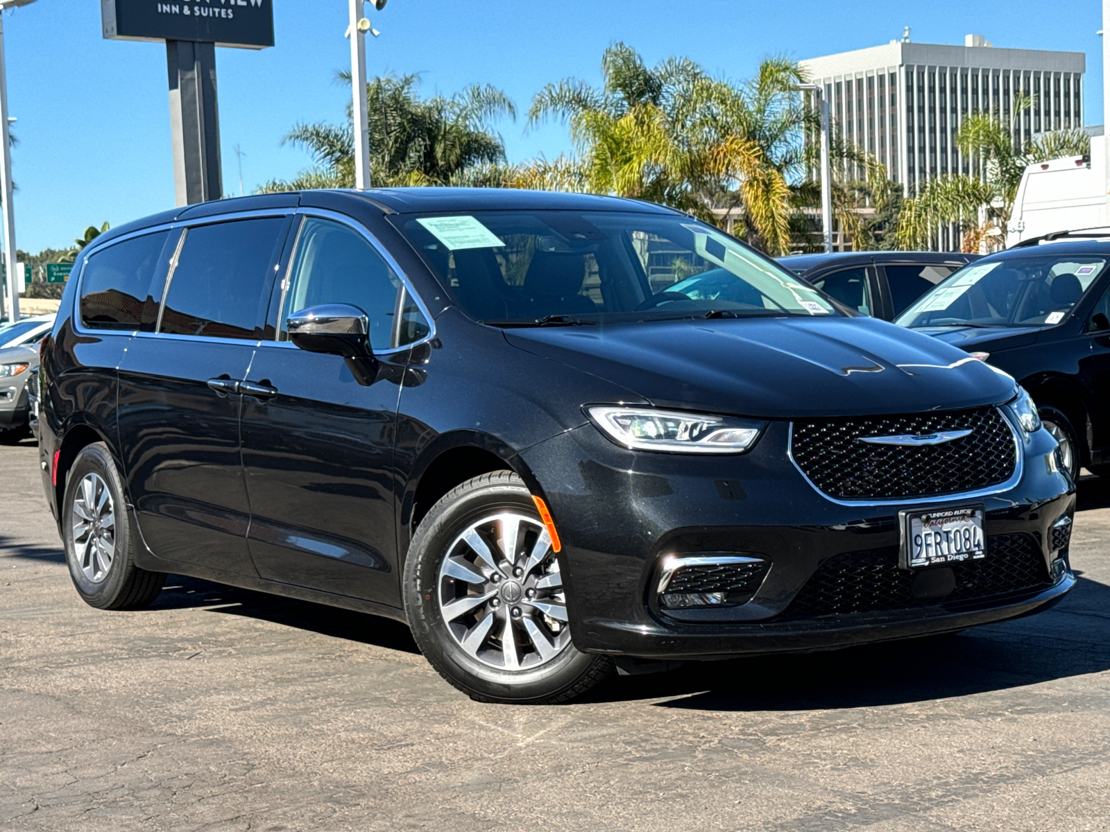 2023 Chrysler Pacifica Hybrid Limited 2