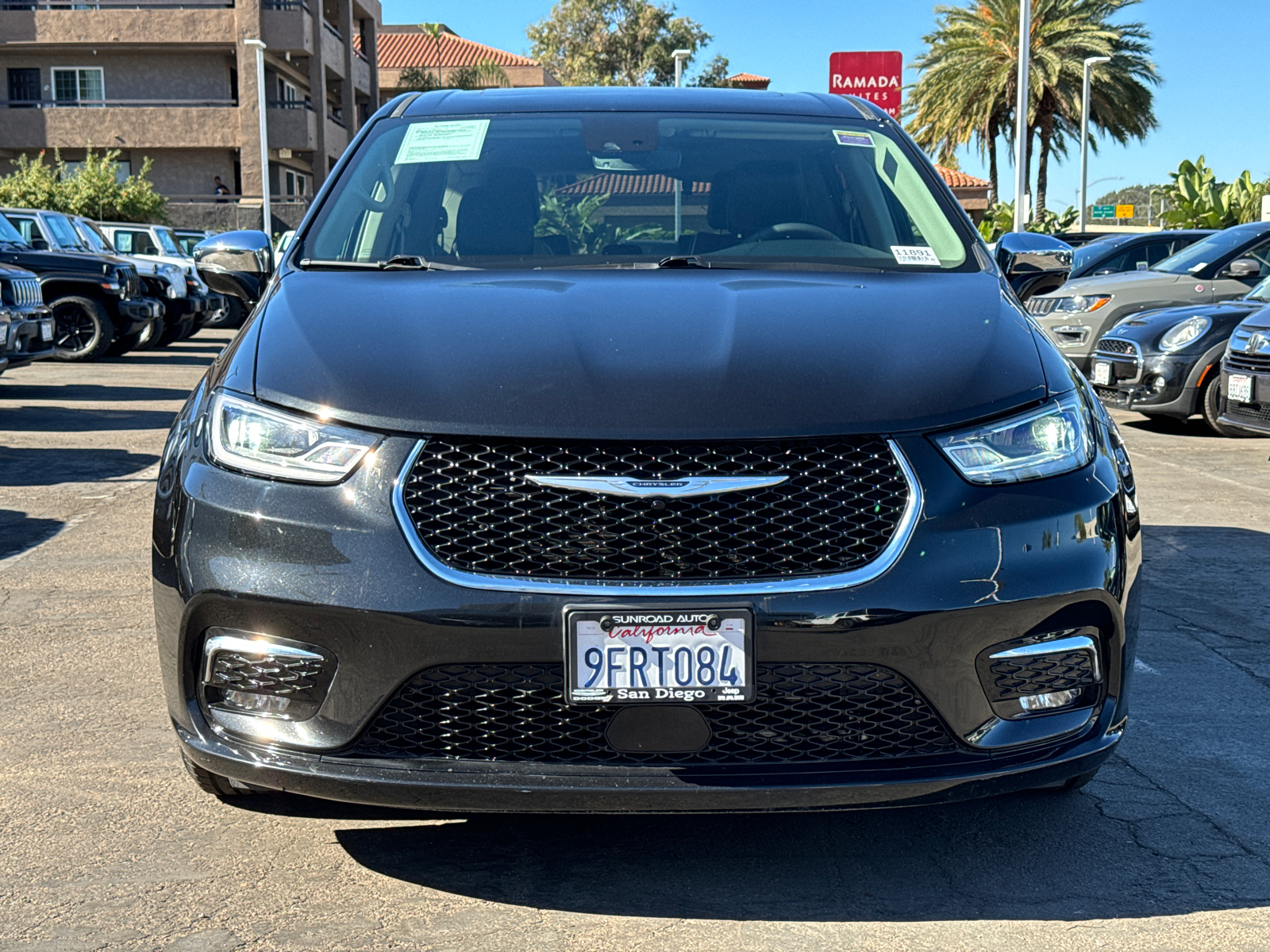 2023 Chrysler Pacifica Hybrid Limited 5