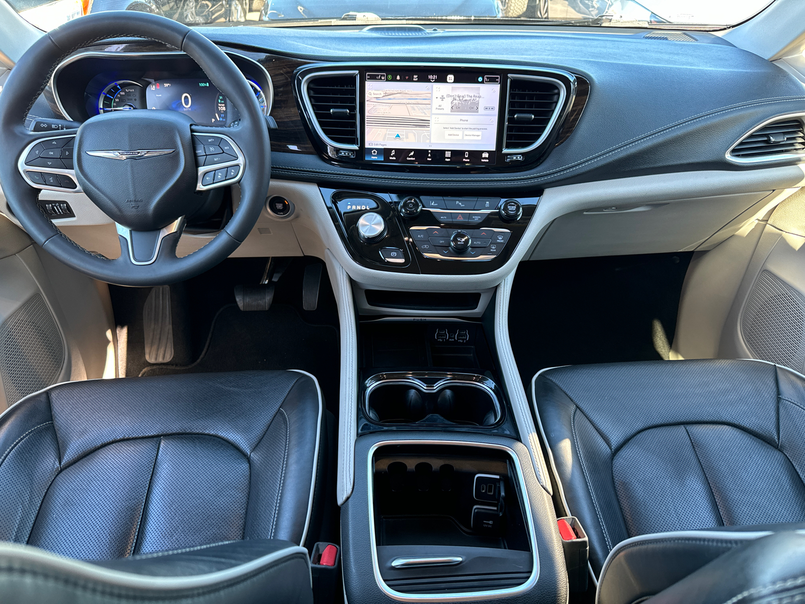 2023 Chrysler Pacifica Hybrid Limited 21