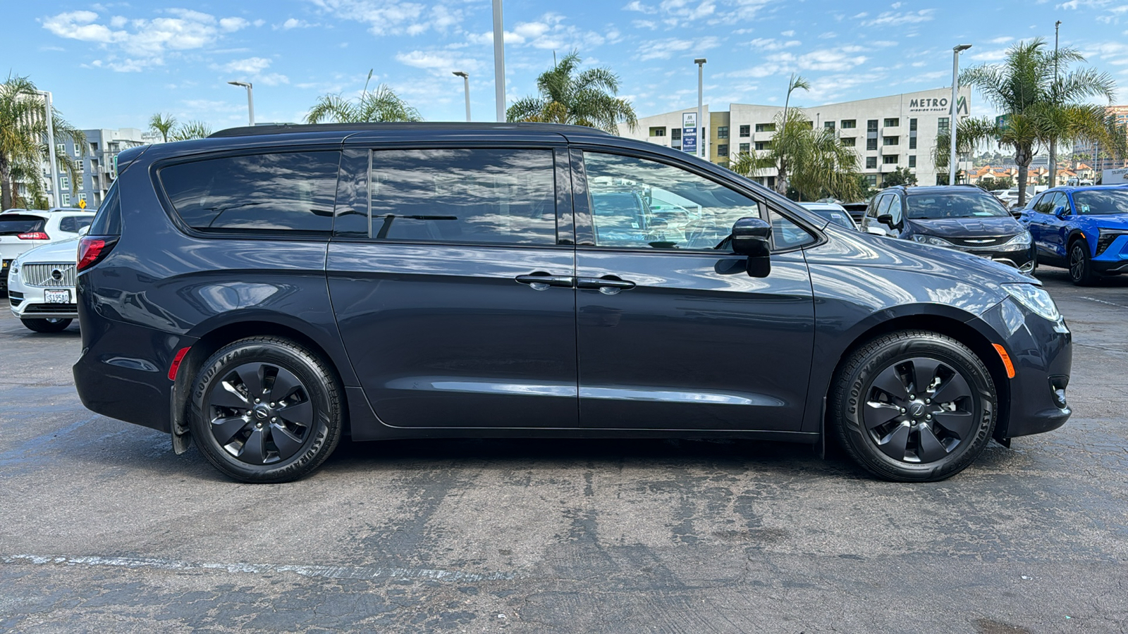 2020 Chrysler Pacifica Hybrid Limited 7