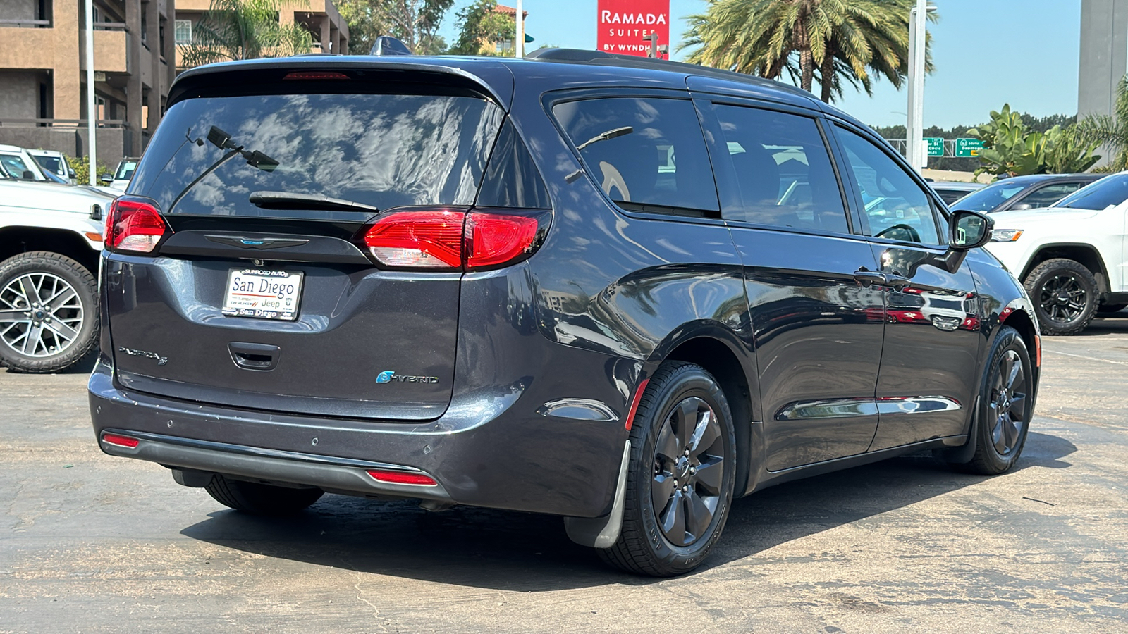 2020 Chrysler Pacifica Hybrid Limited 10