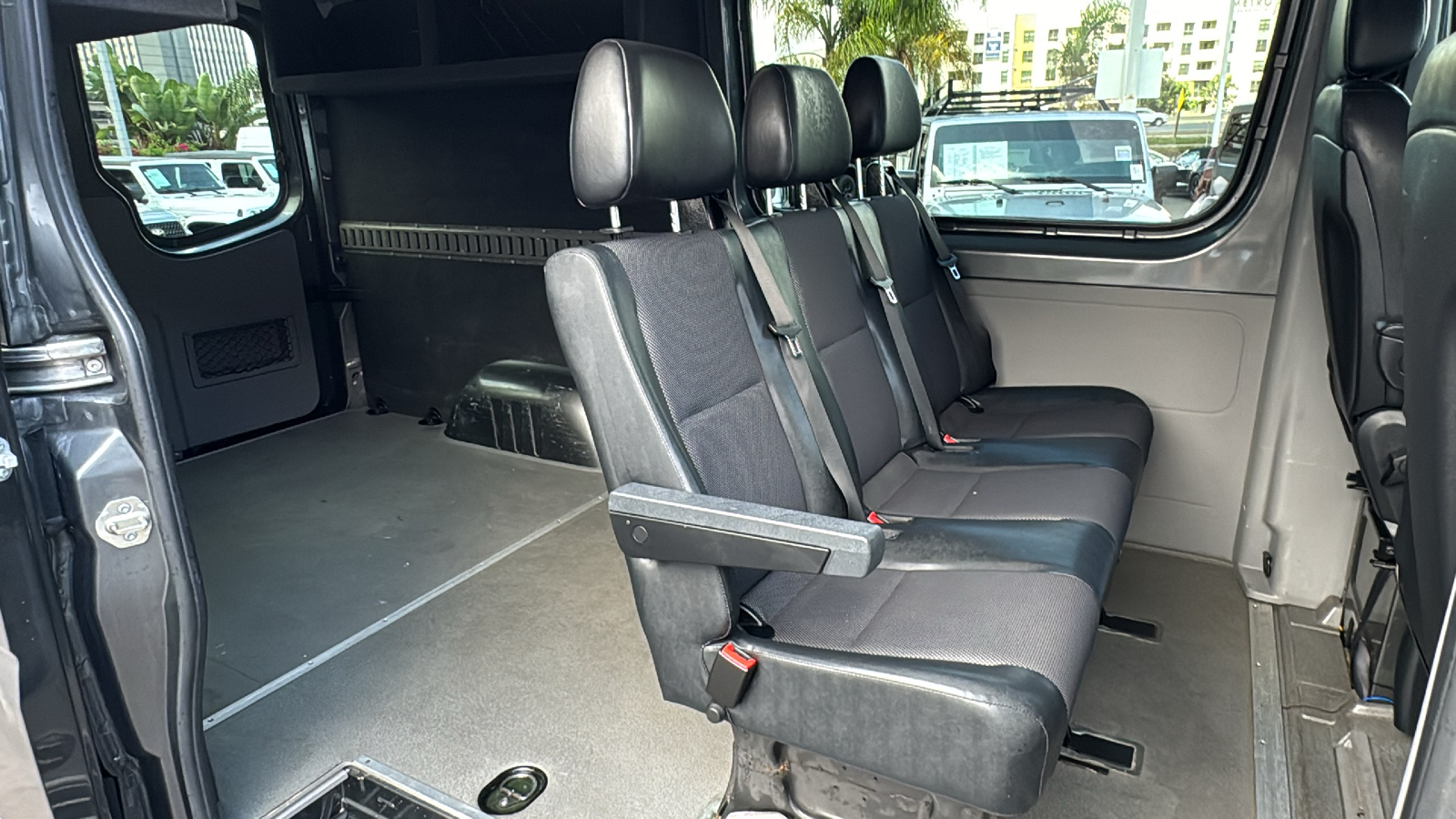 2016 Mercedes-Benz Sprinter 2500 Cargo 144 WB 19