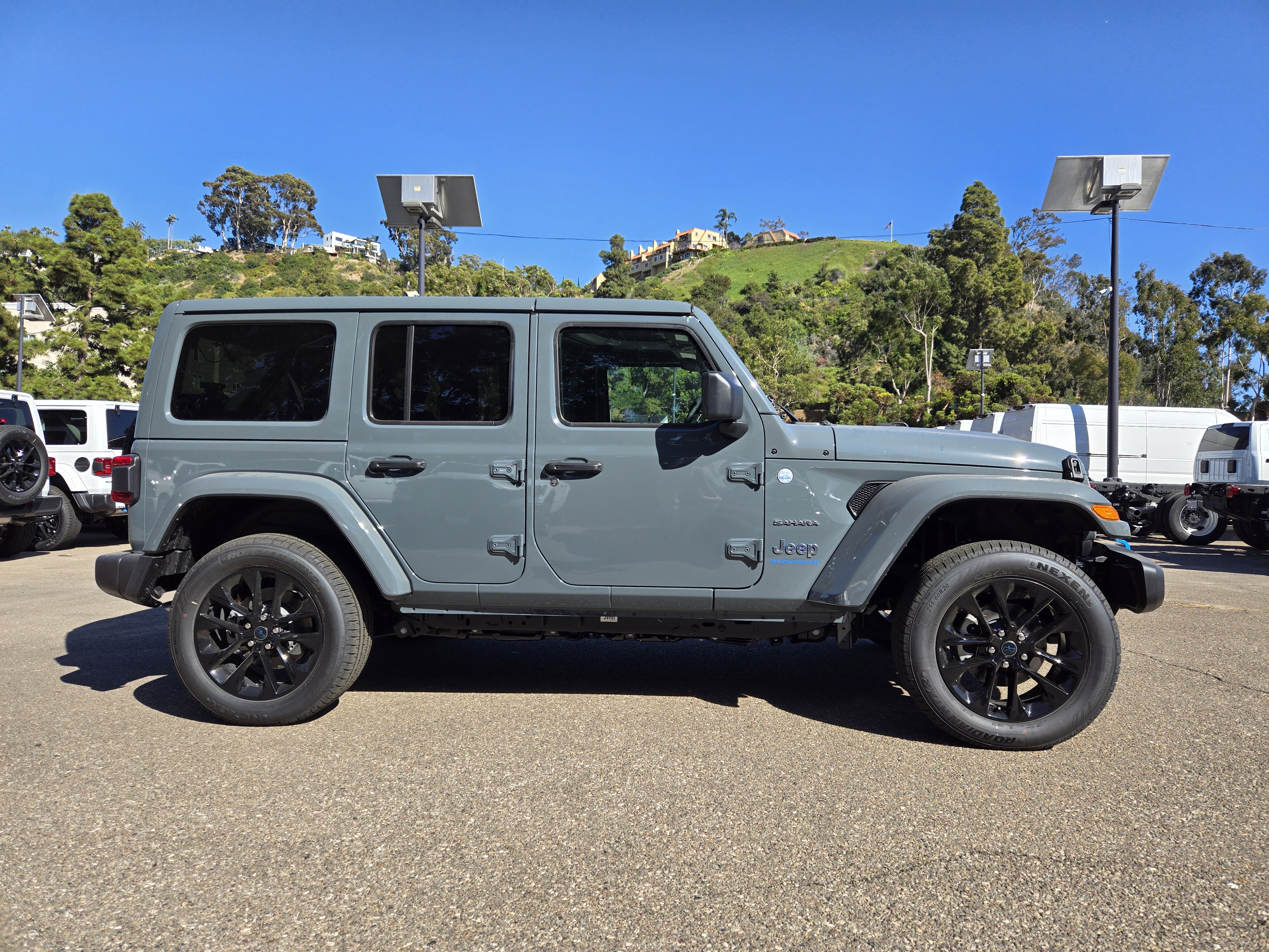 2024 Jeep Wrangler Sahara 4xe 9