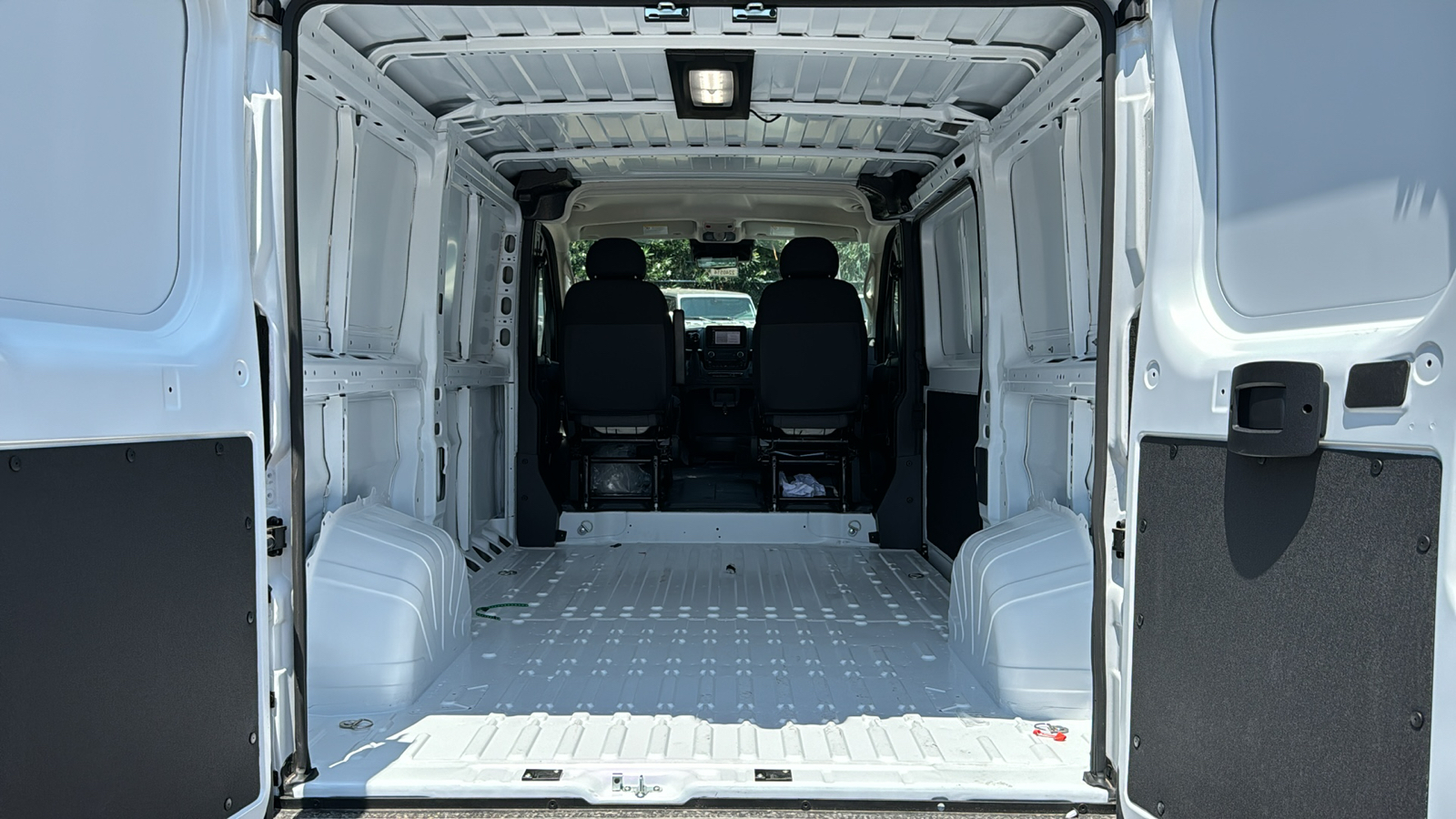 2024 Ram ProMaster 1500 Low Roof 13