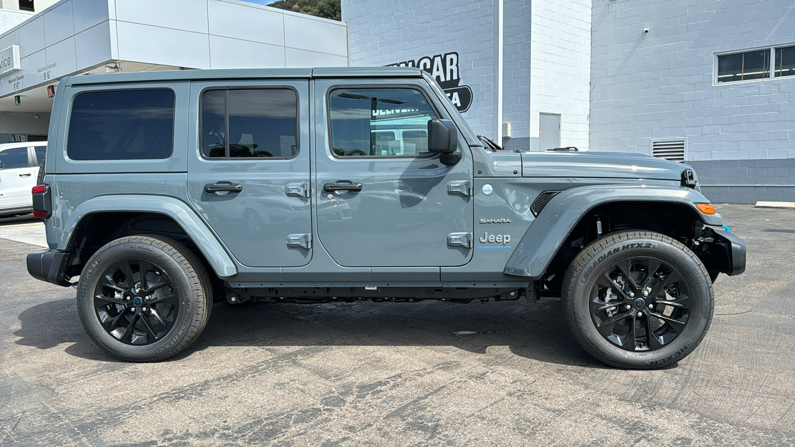 2024 Jeep Wrangler Sahara 4xe 9