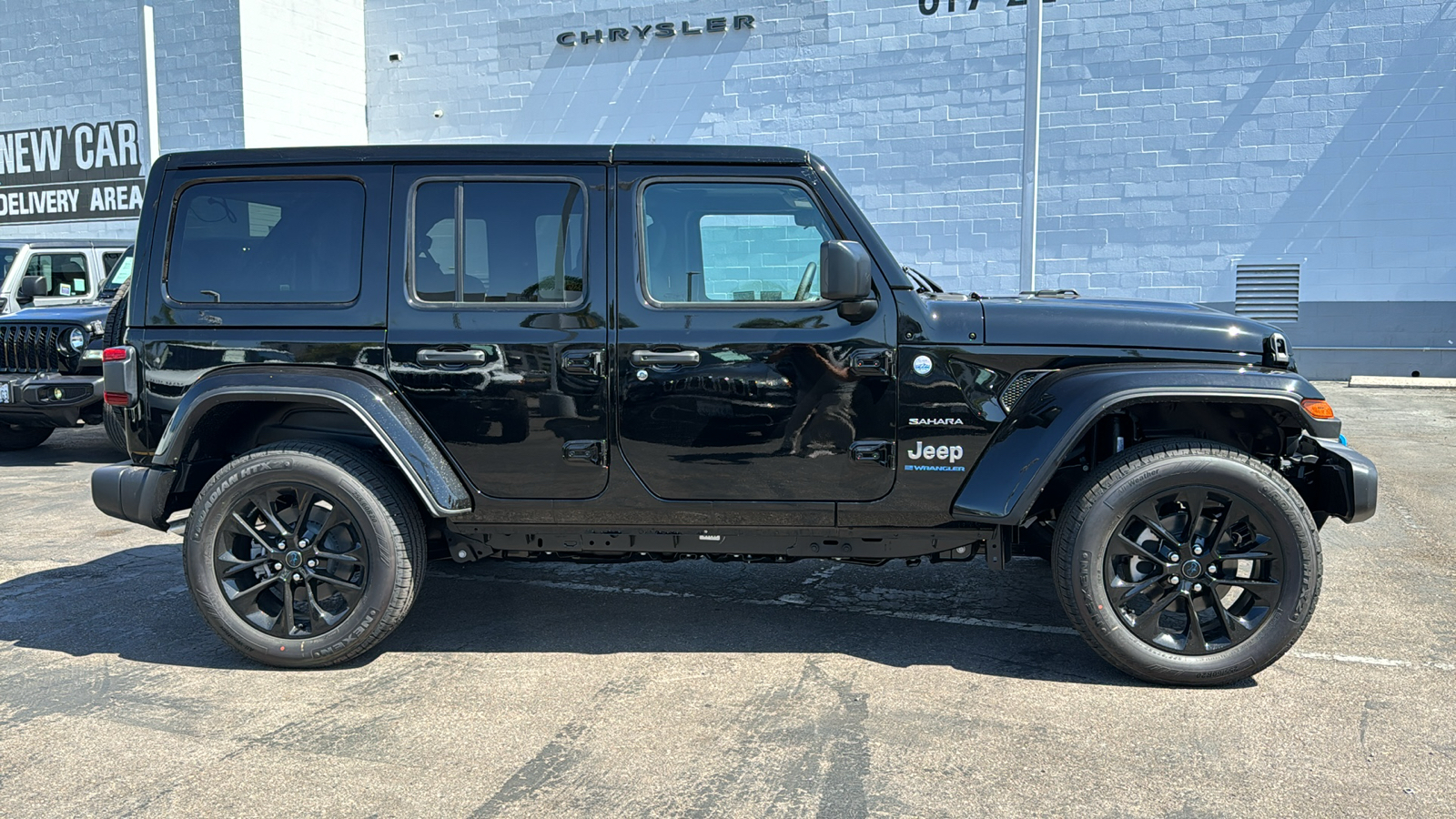 2024 Jeep Wrangler Sahara 4xe 9