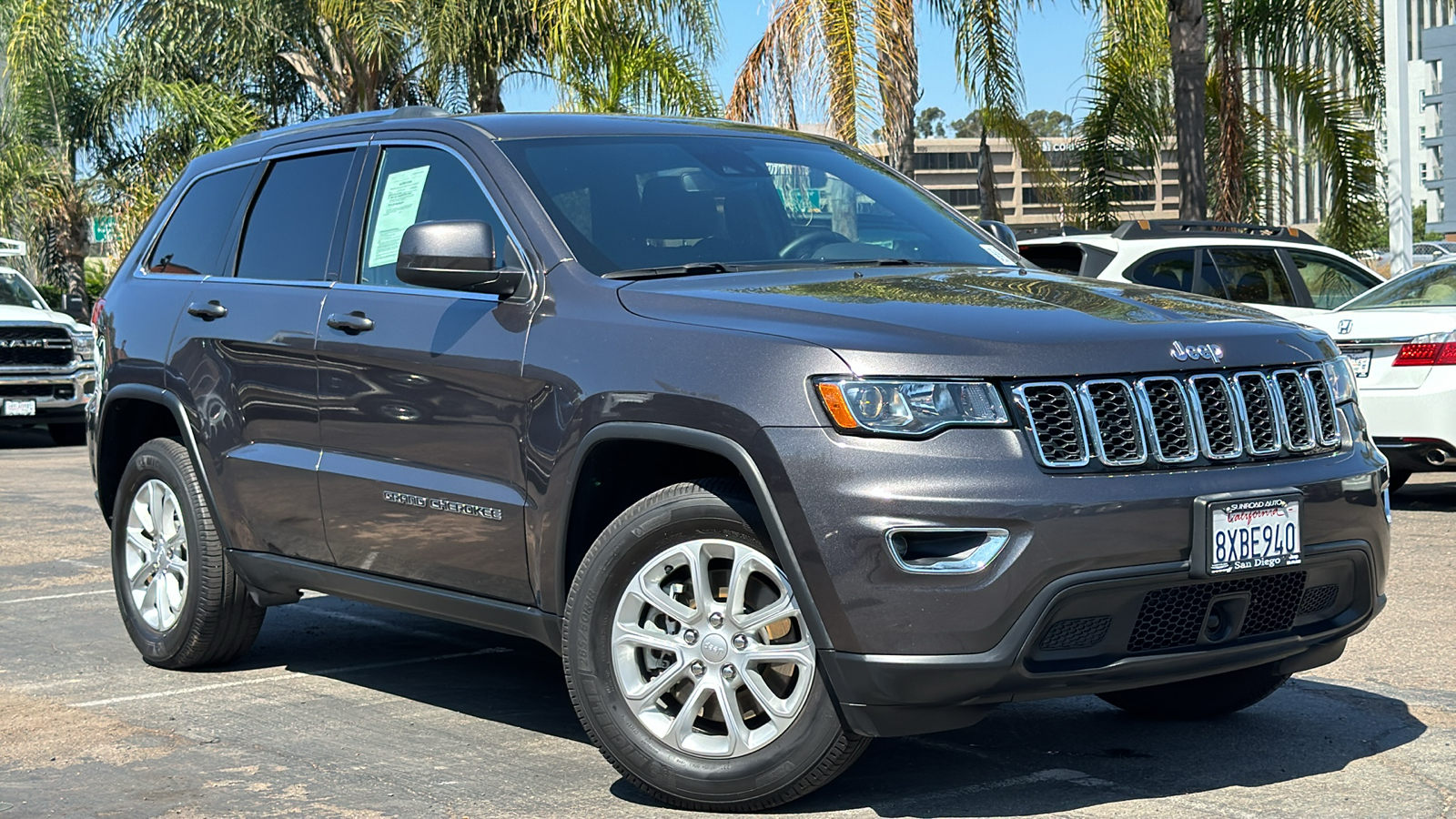 2021 Jeep Grand Cherokee Laredo E 2