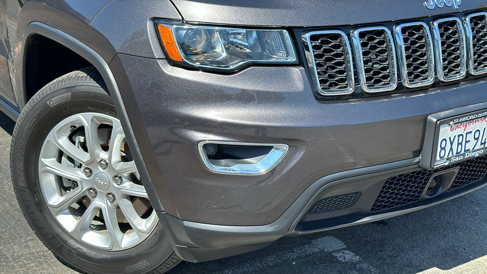 2021 Jeep Grand Cherokee Laredo E 3