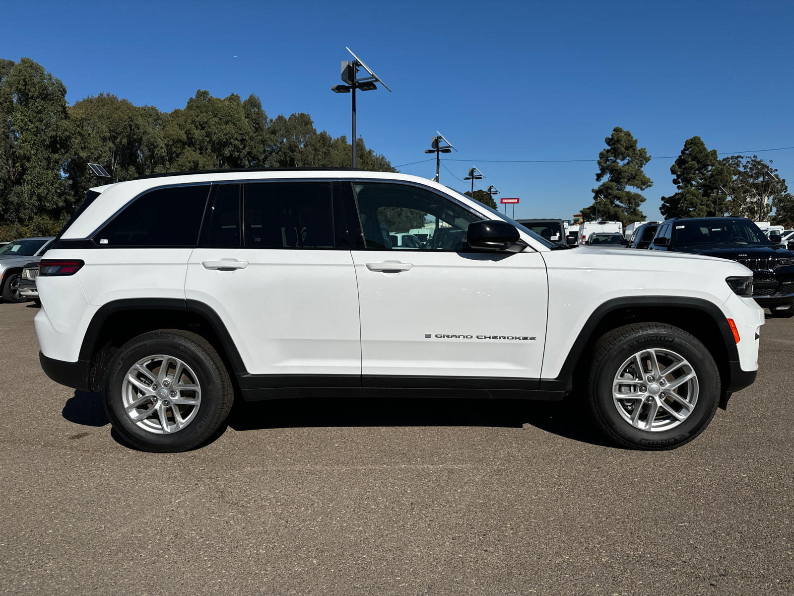 2024 Jeep Grand Cherokee Laredo 7