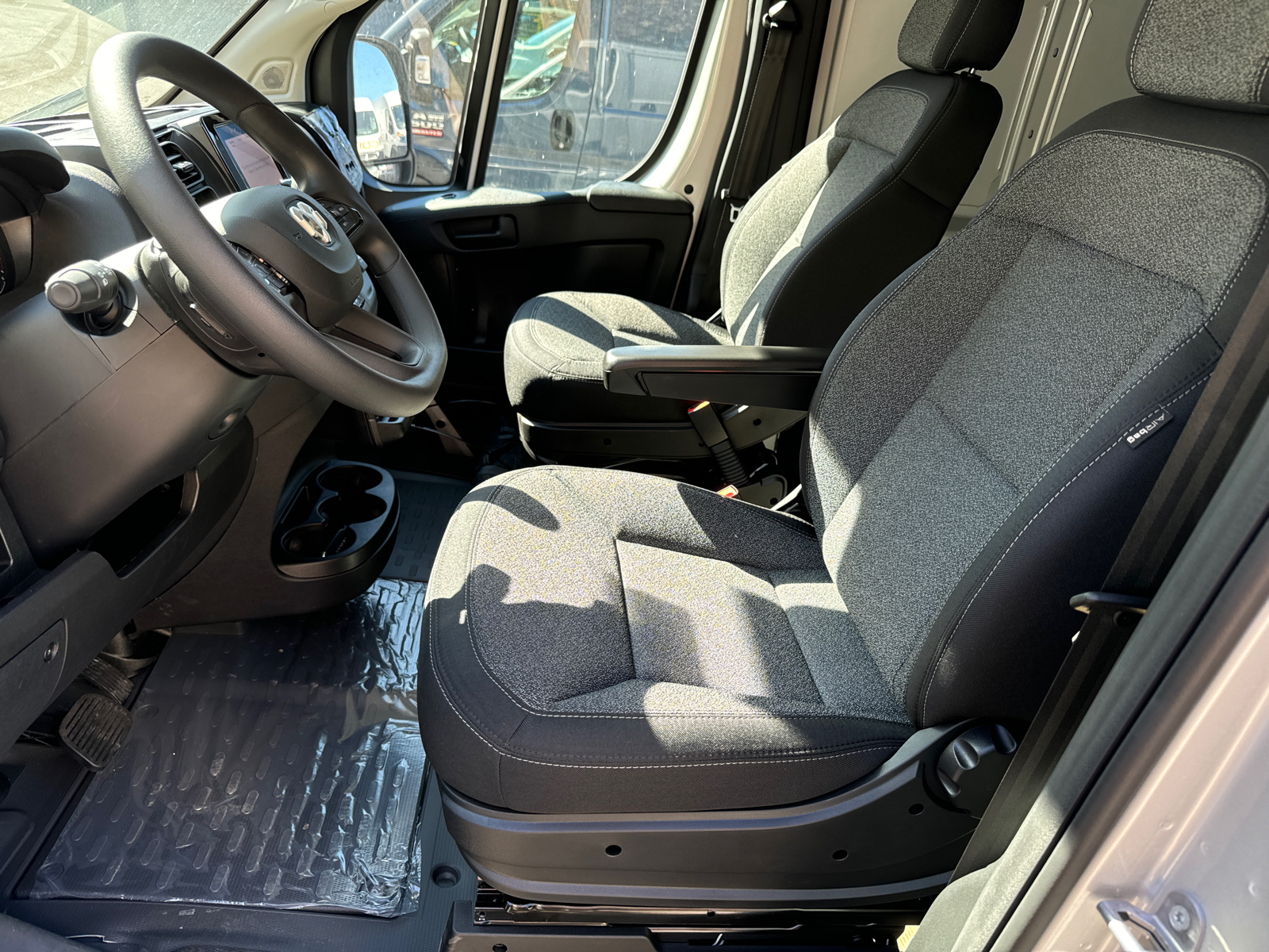 2025 Ram ProMaster 1500 Low Roof 23