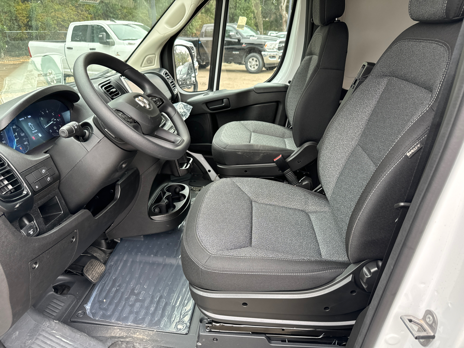 2025 Ram ProMaster 2500 High Roof 23