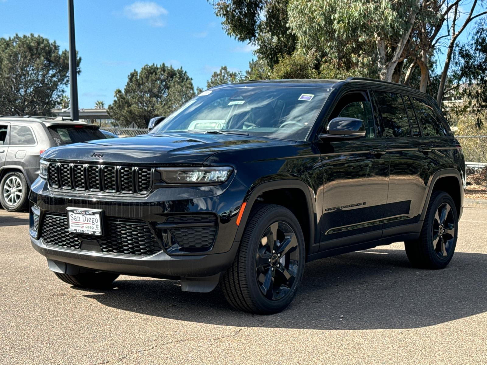 2025 Jeep Grand Cherokee Altitude 4