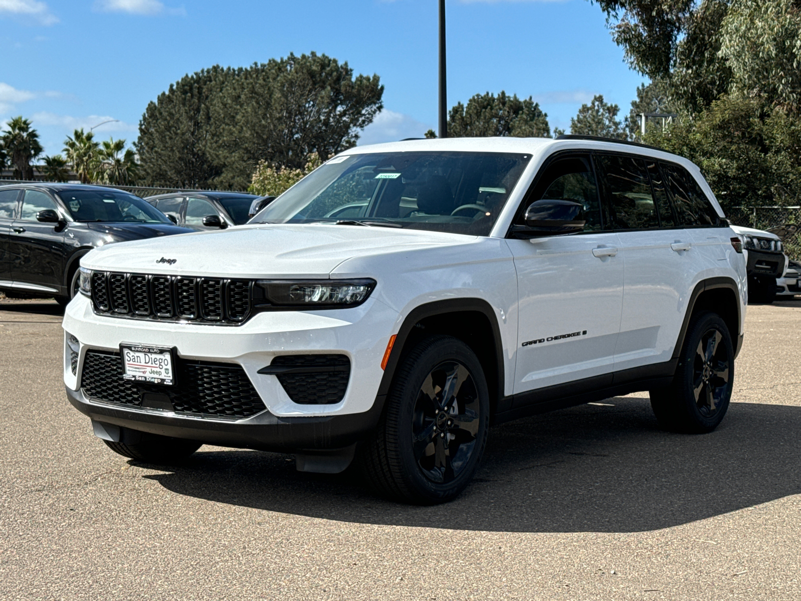 2025 Jeep Grand Cherokee Altitude 4