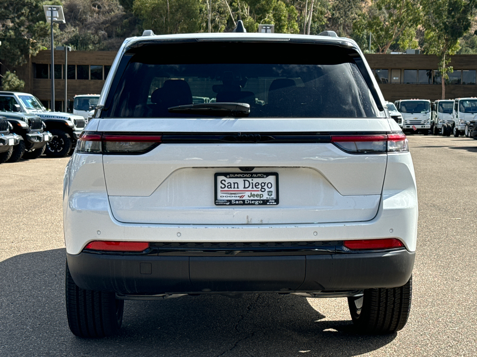 2025 Jeep Grand Cherokee Altitude 9