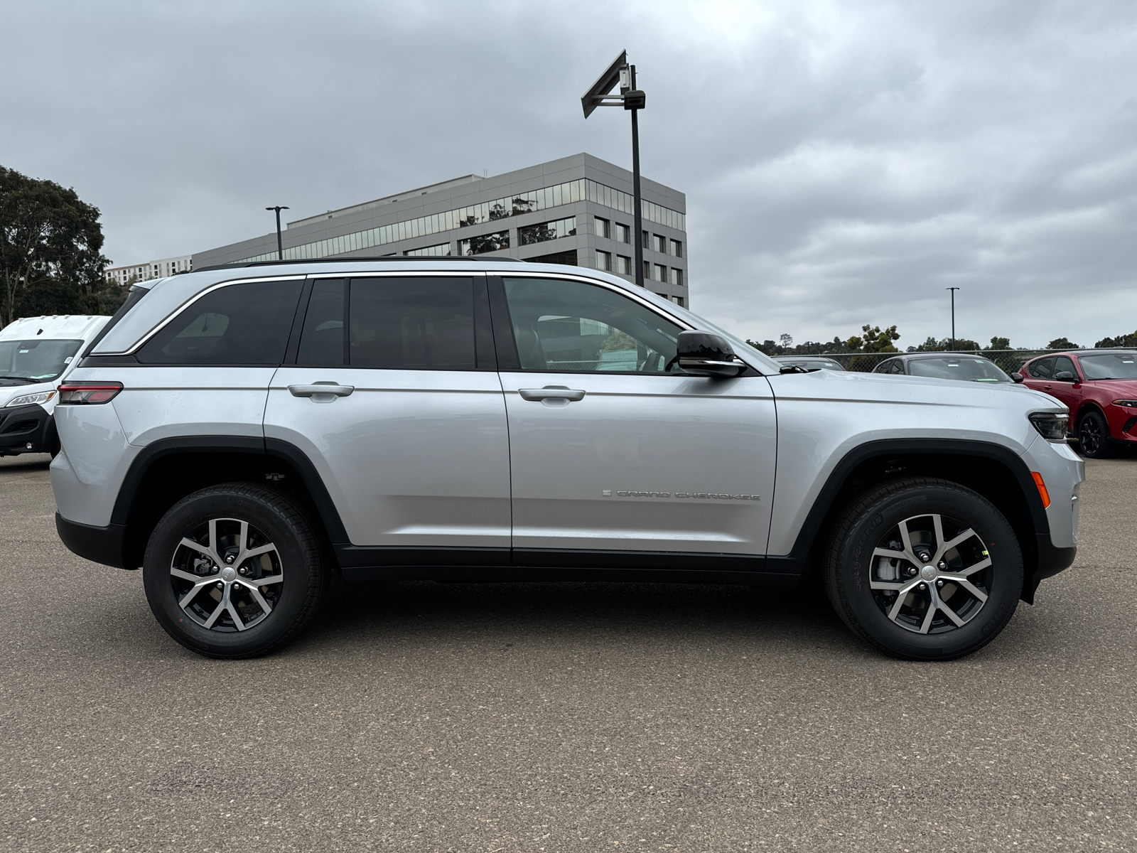 2025 Jeep Grand Cherokee Limited 7