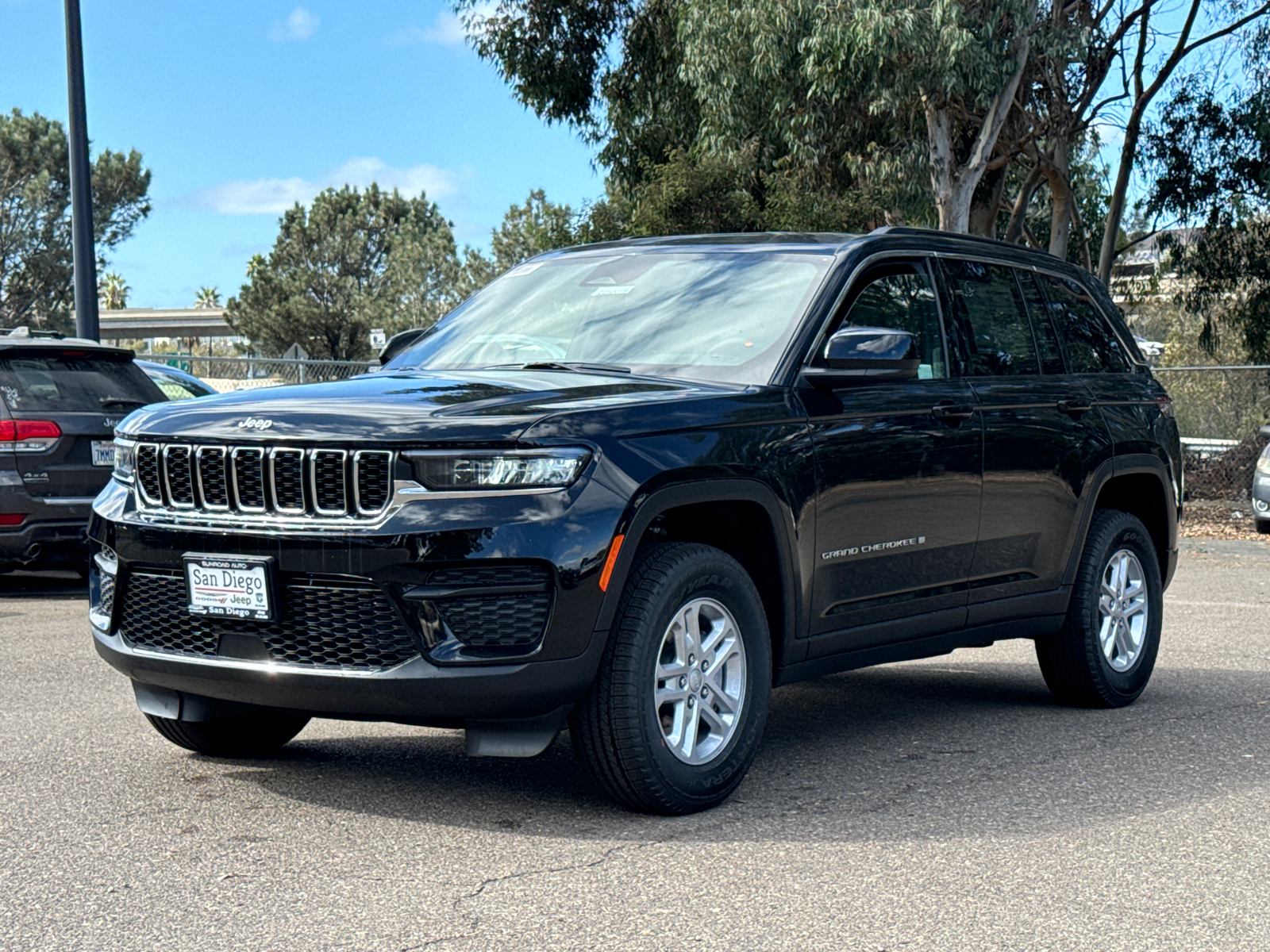 2025 Jeep Grand Cherokee Laredo 4