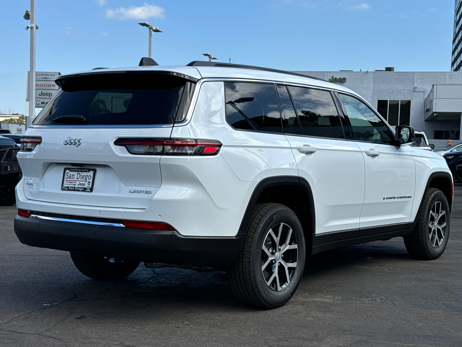 2025 Jeep Grand Cherokee L Limited 8