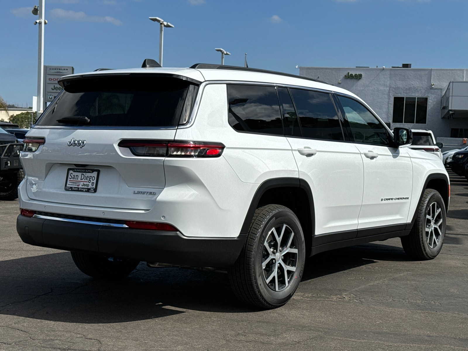 2025 Jeep Grand Cherokee L Limited 8