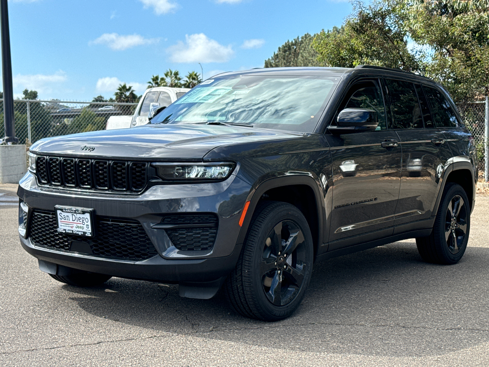 2025 Jeep Grand Cherokee Altitude 3