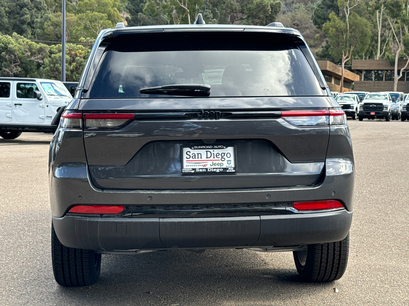 2025 Jeep Grand Cherokee Altitude 8