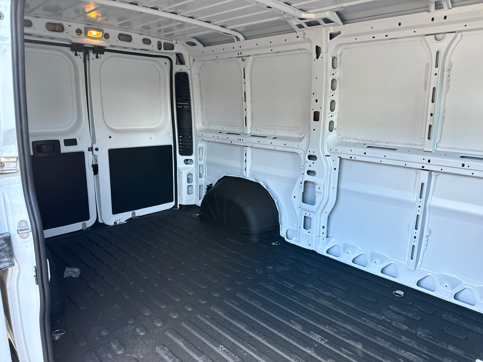 2025 Ram ProMaster 1500 Low Roof 17