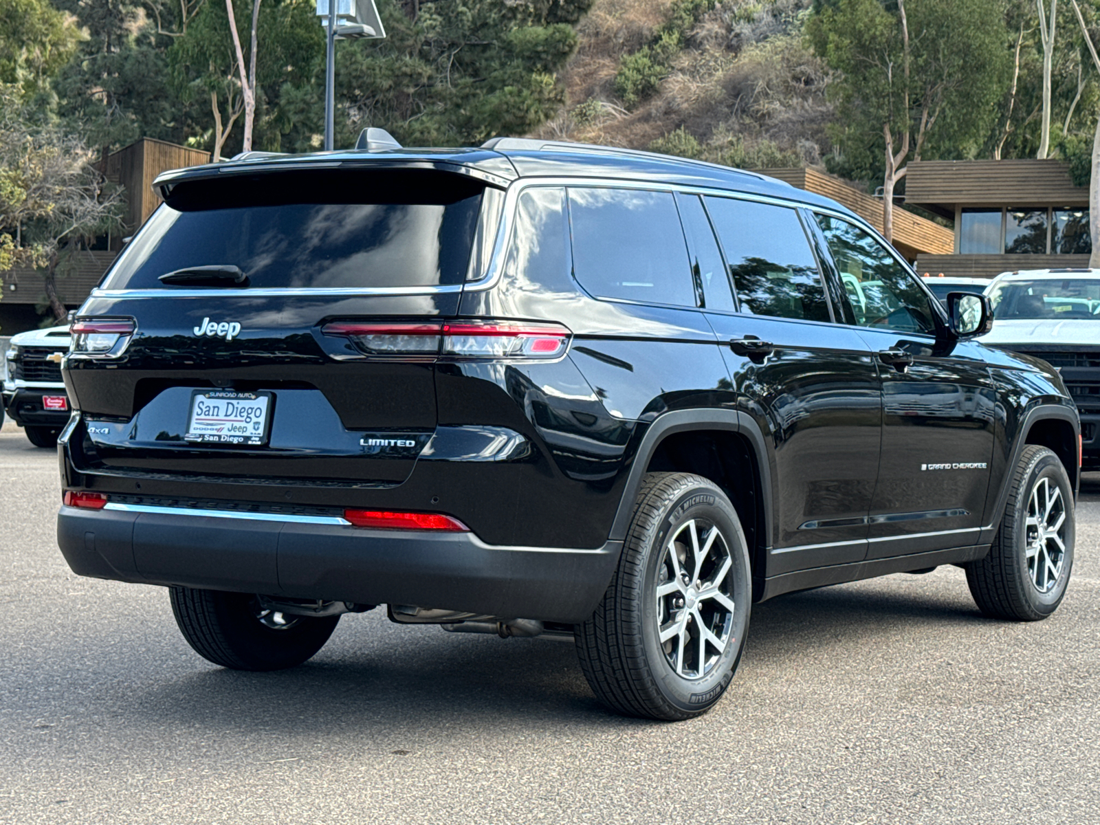 2025 Jeep Grand Cherokee L Limited 8