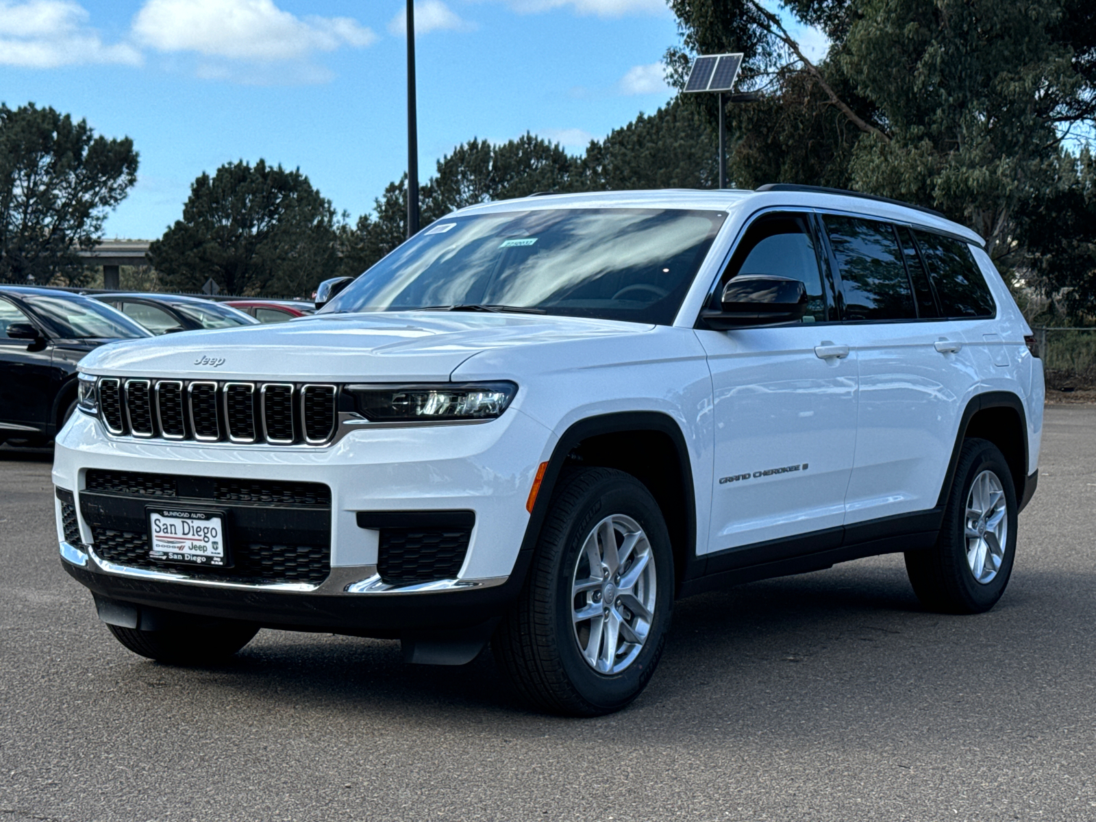 2025 Jeep Grand Cherokee L Laredo 4