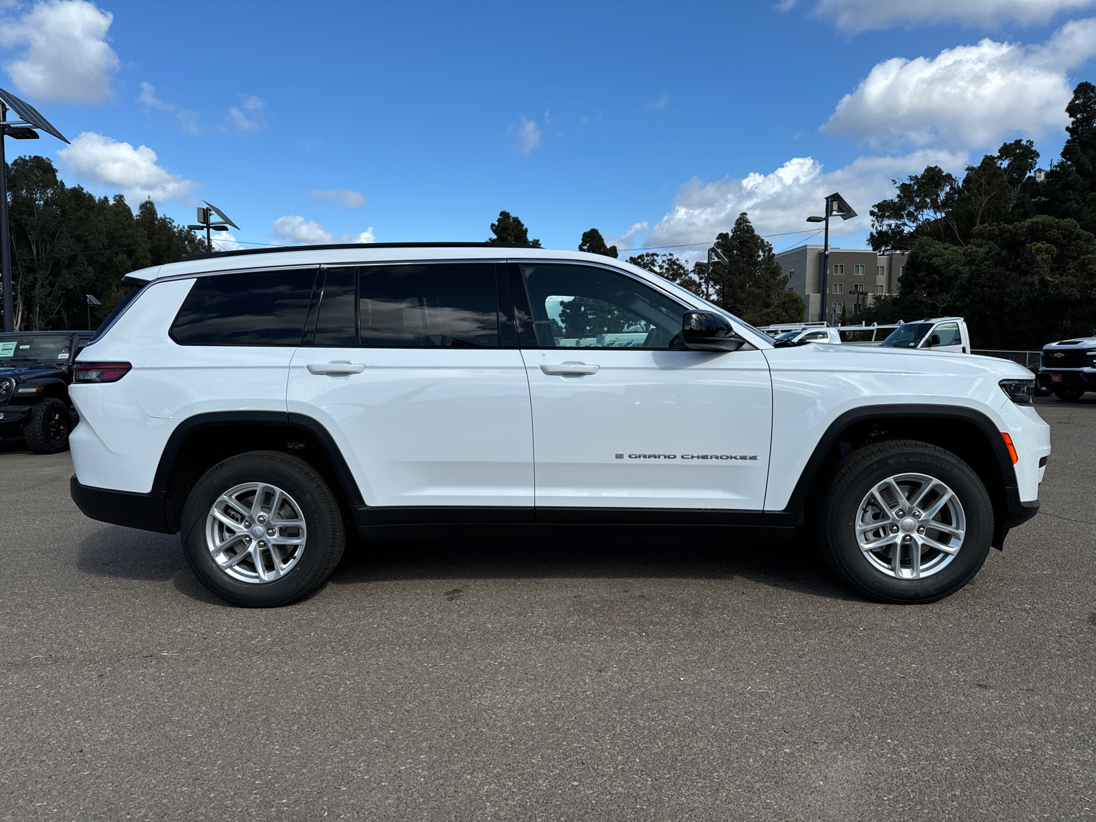 2025 Jeep Grand Cherokee L Laredo 7