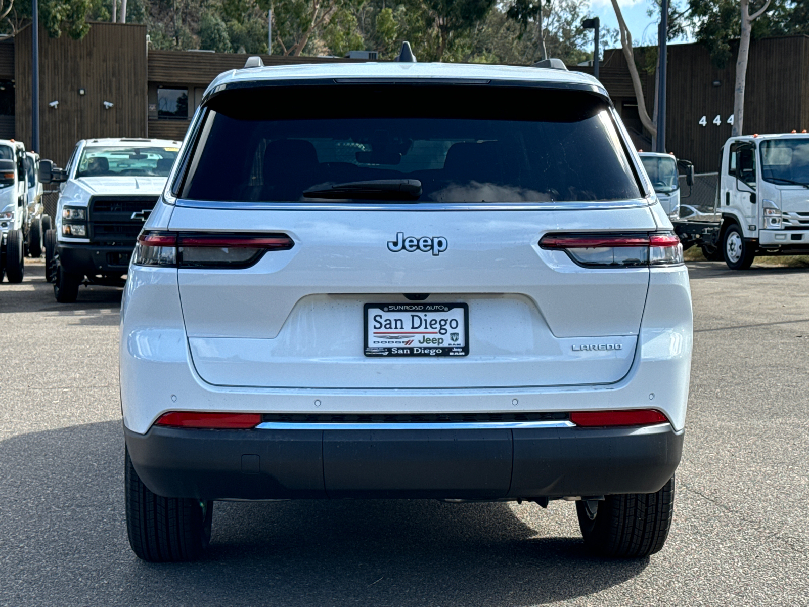 2025 Jeep Grand Cherokee L Laredo 9