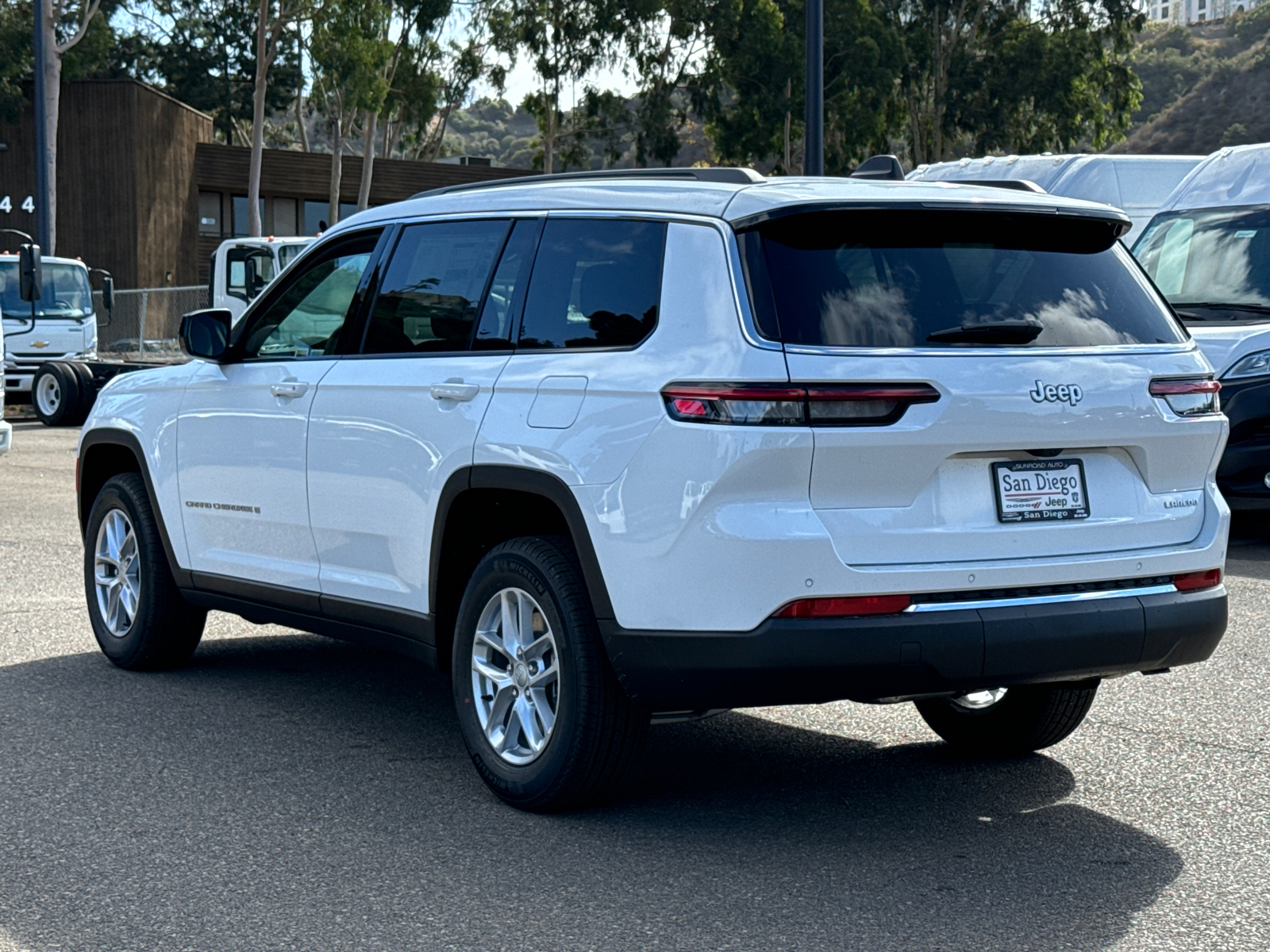 2025 Jeep Grand Cherokee L Laredo 10