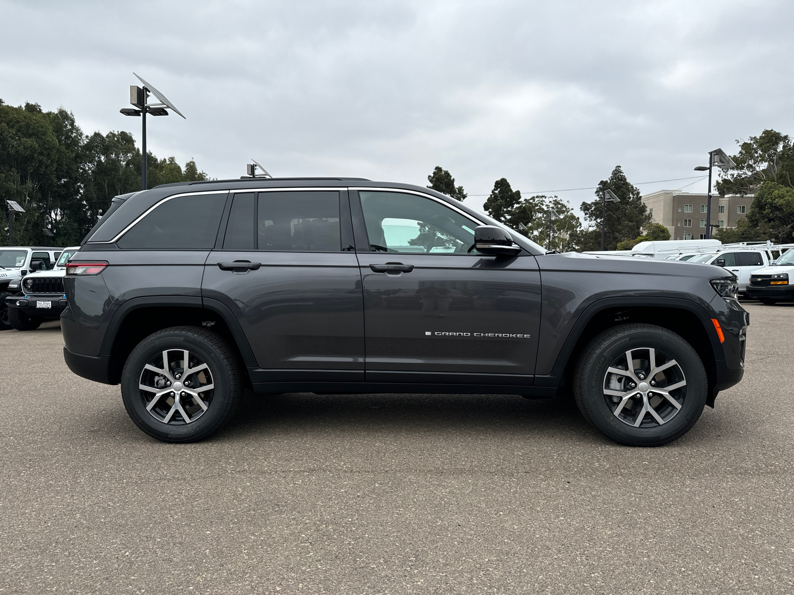 2025 Jeep Grand Cherokee Limited 7