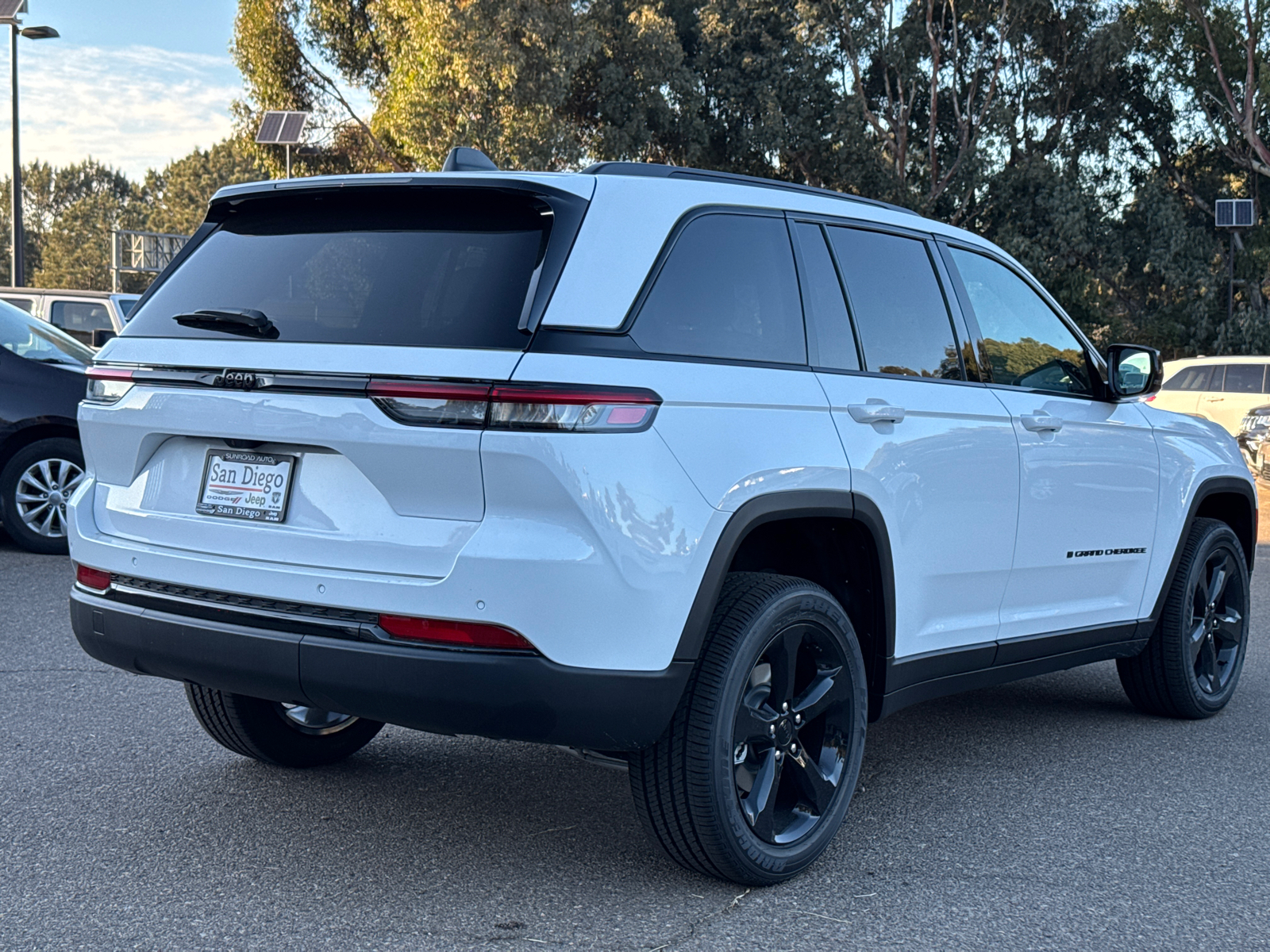 2025 Jeep Grand Cherokee Altitude X 8