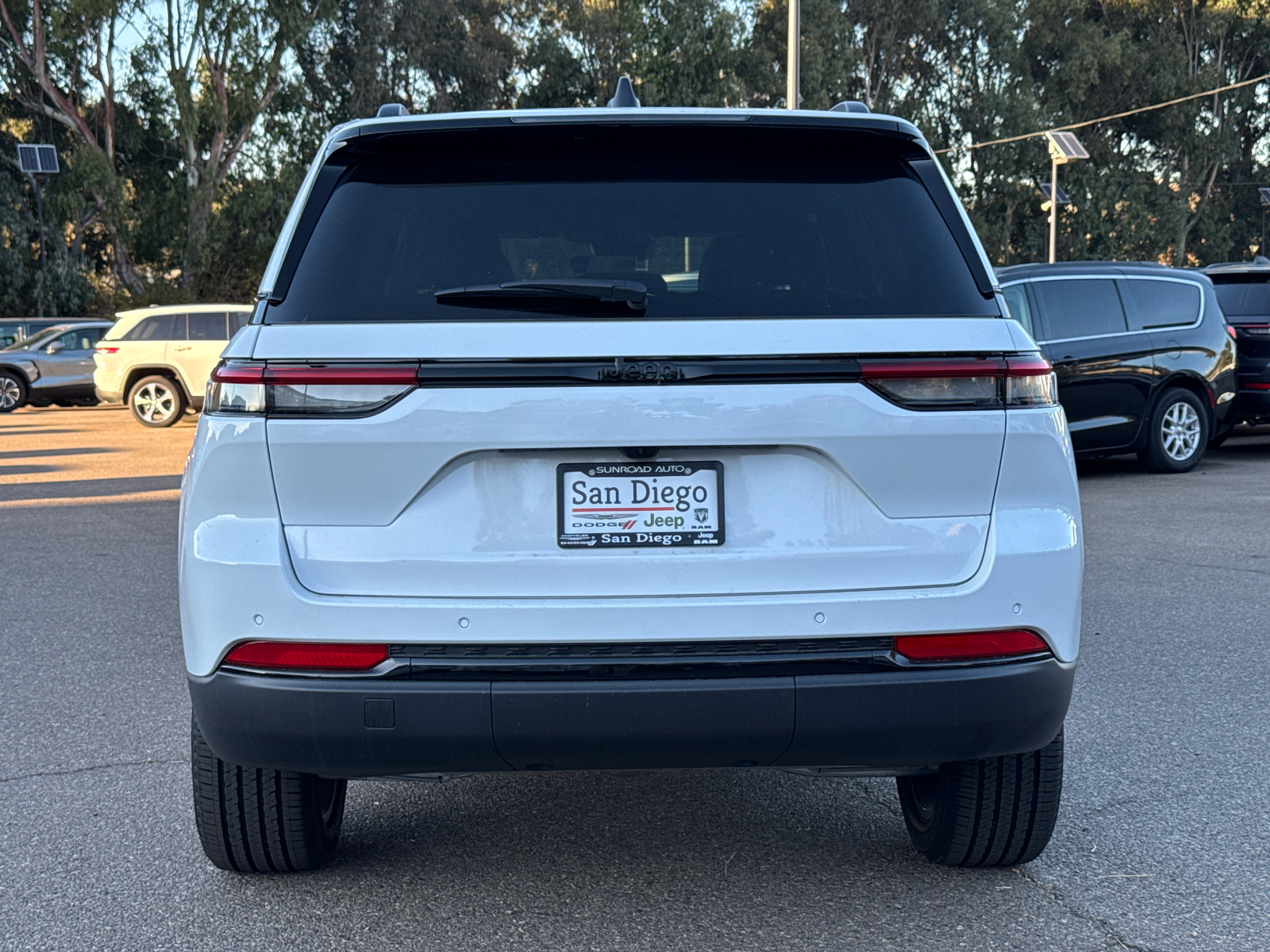 2025 Jeep Grand Cherokee Altitude X 9