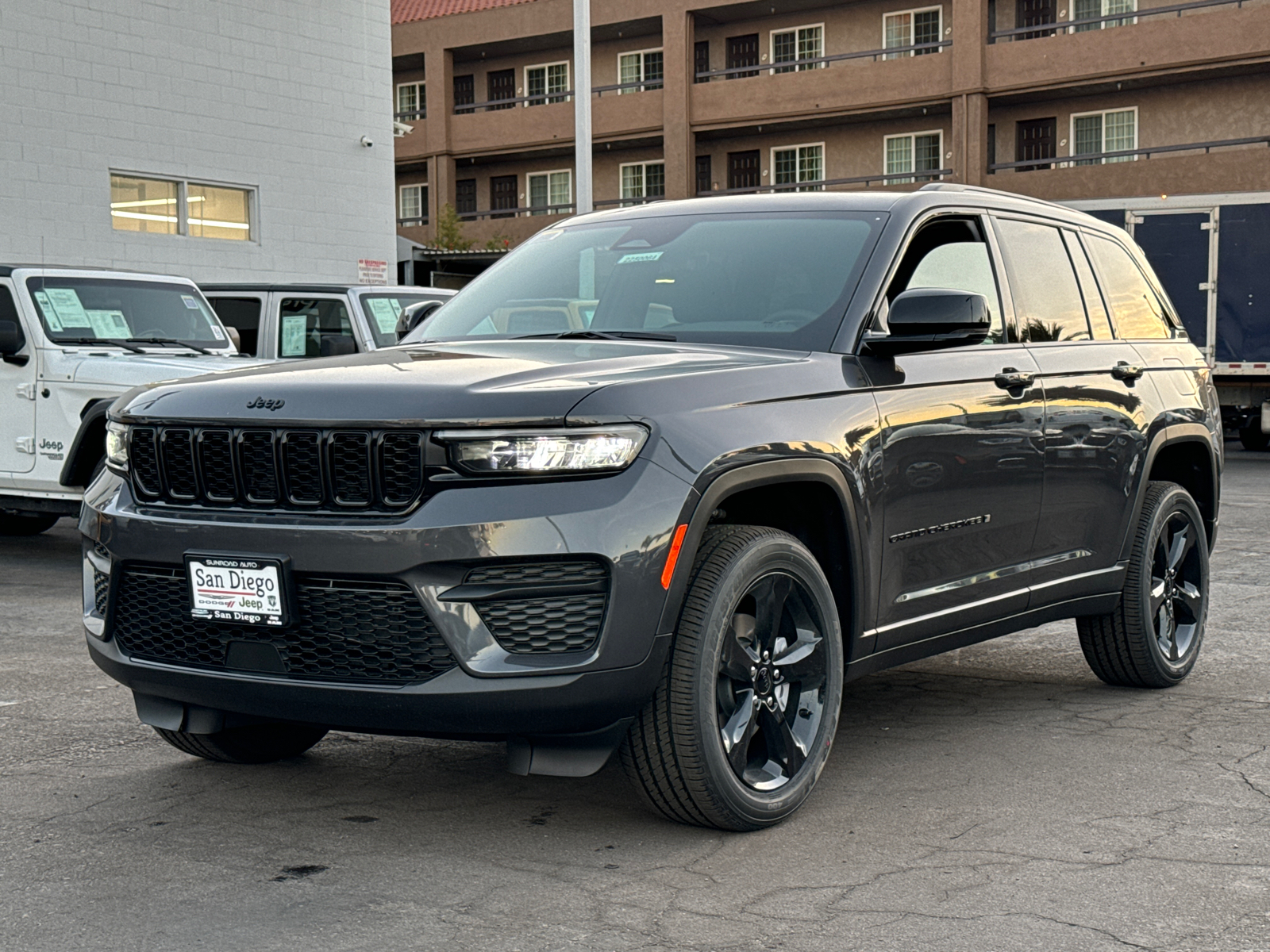 2025 Jeep Grand Cherokee Altitude X 4