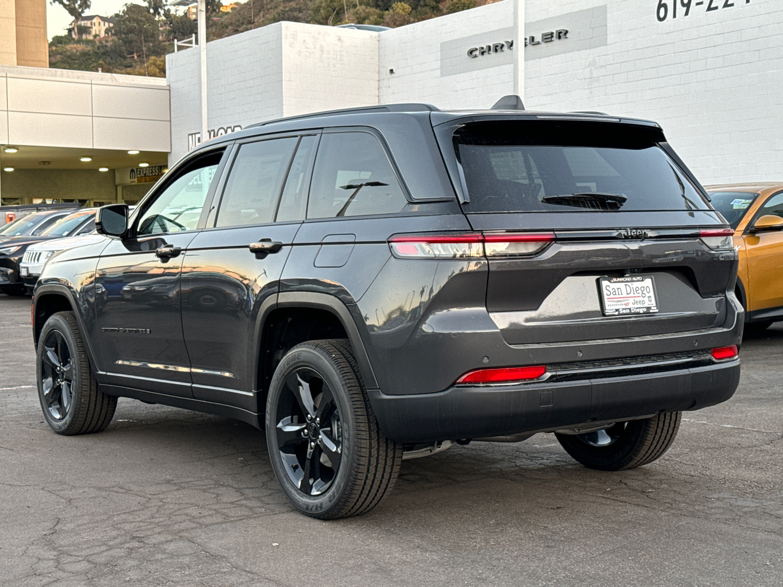 2025 Jeep Grand Cherokee Altitude X 10