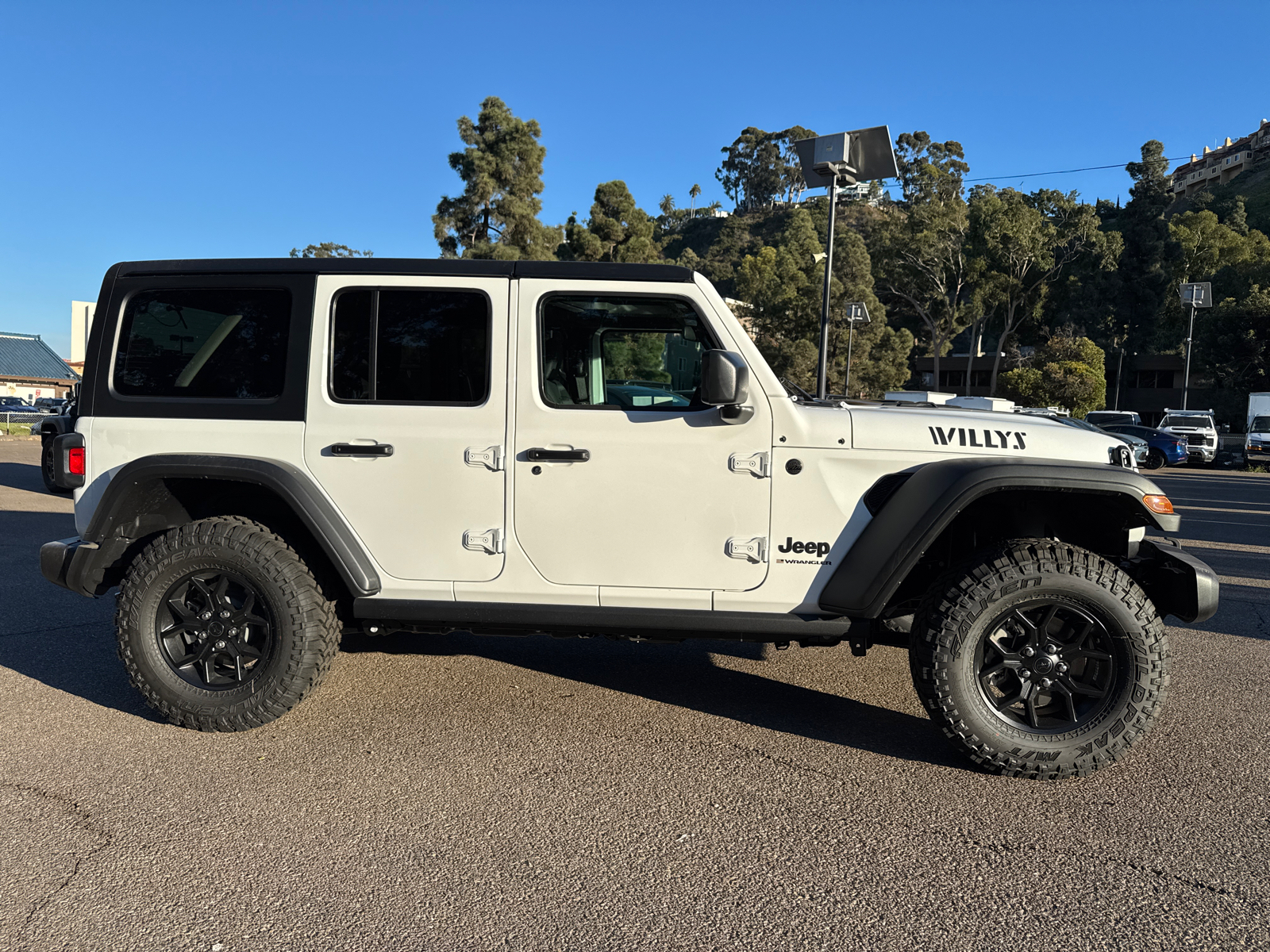 2025 Jeep Wrangler Willys 7