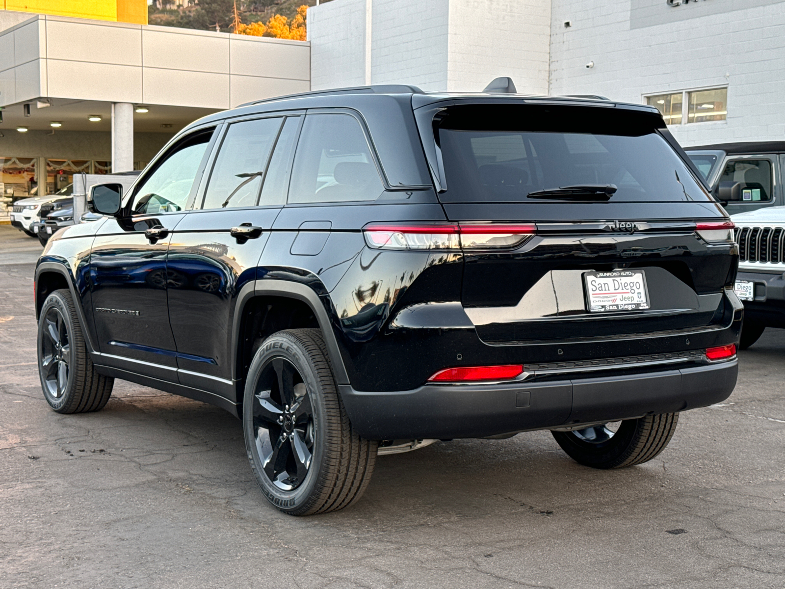 2025 Jeep Grand Cherokee Altitude X 10