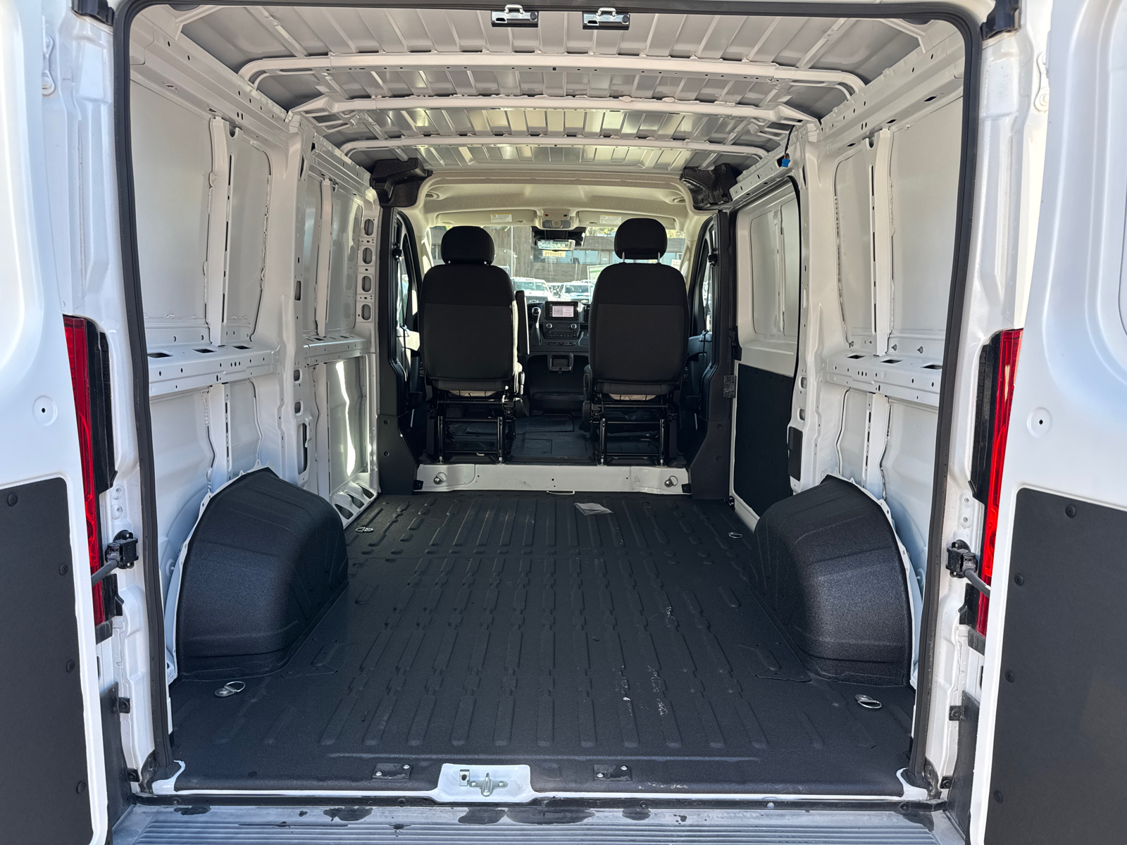 2025 Ram ProMaster 1500 Low Roof 11