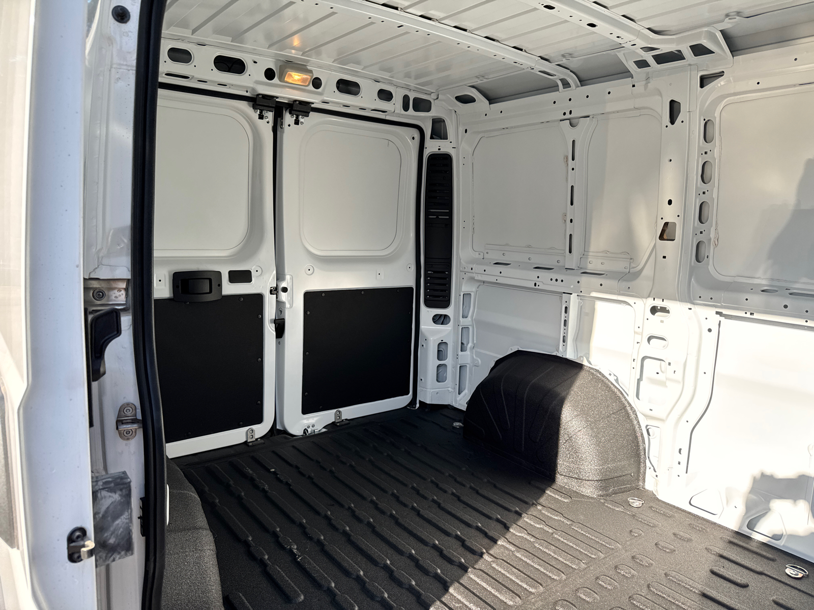 2025 Ram ProMaster 1500 Low Roof 15