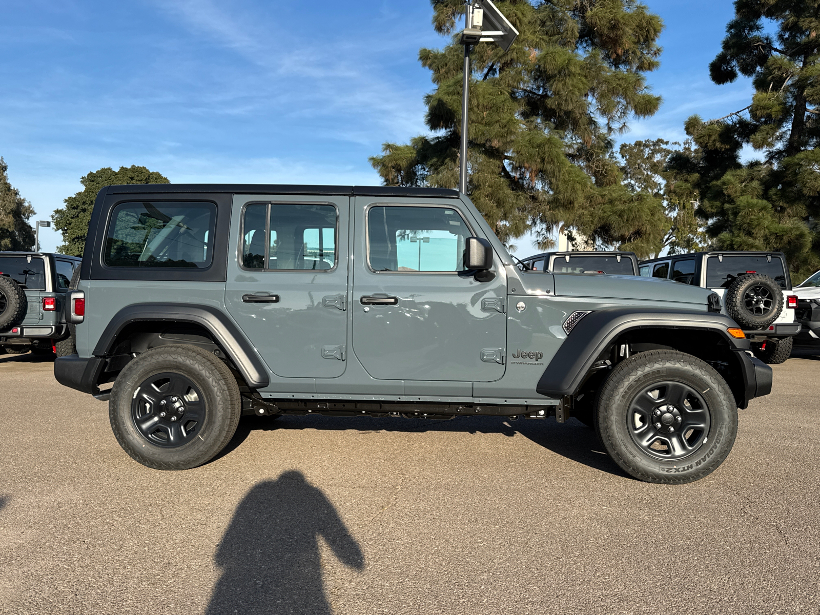 2025 Jeep Wrangler Sport 9