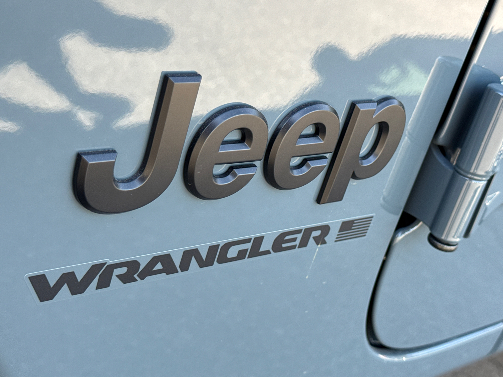 2025 Jeep Wrangler Sport 4