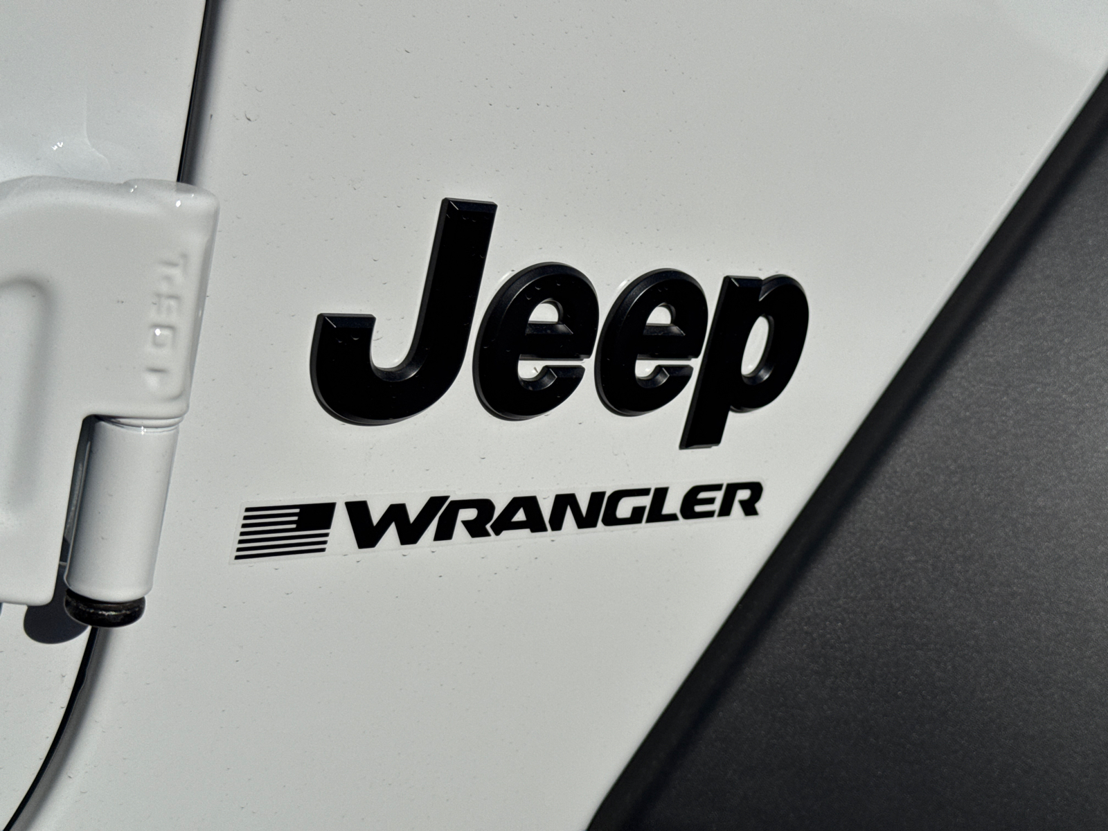 2025 Jeep Wrangler Sport 8