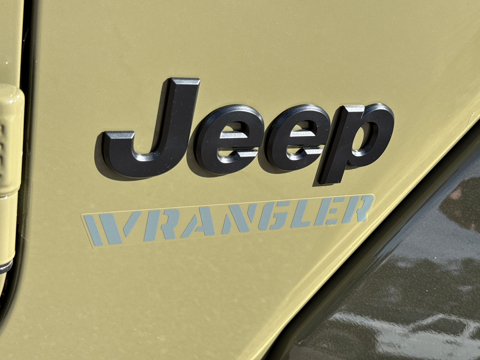 2025 Jeep Wrangler Willys 4xe 9