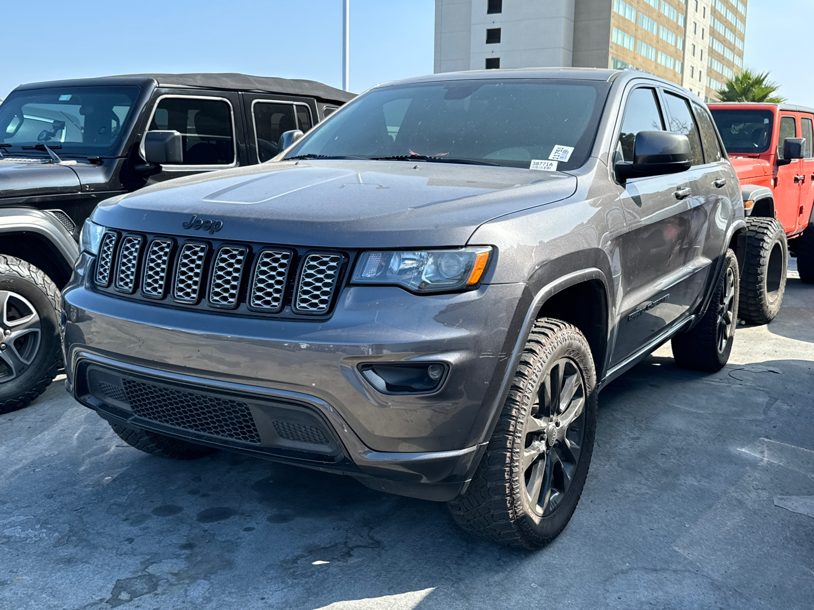 2017 Jeep Grand Cherokee  2