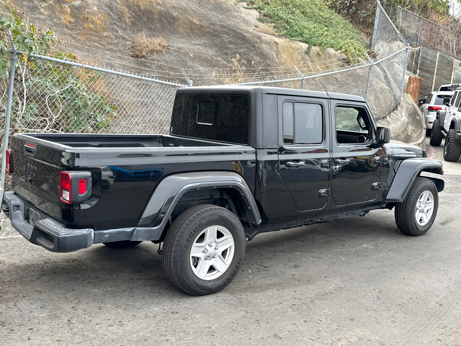 2022 Jeep Gladiator Sport 3