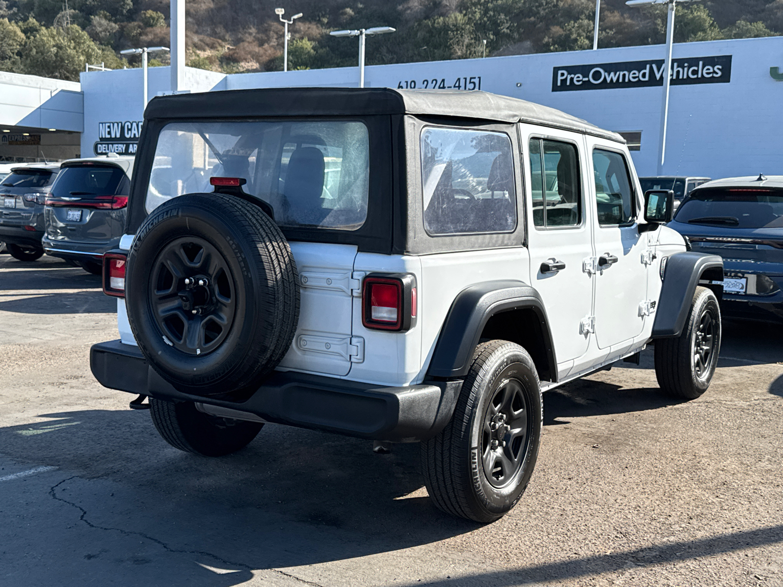 2023 Jeep Wrangler Sport 8