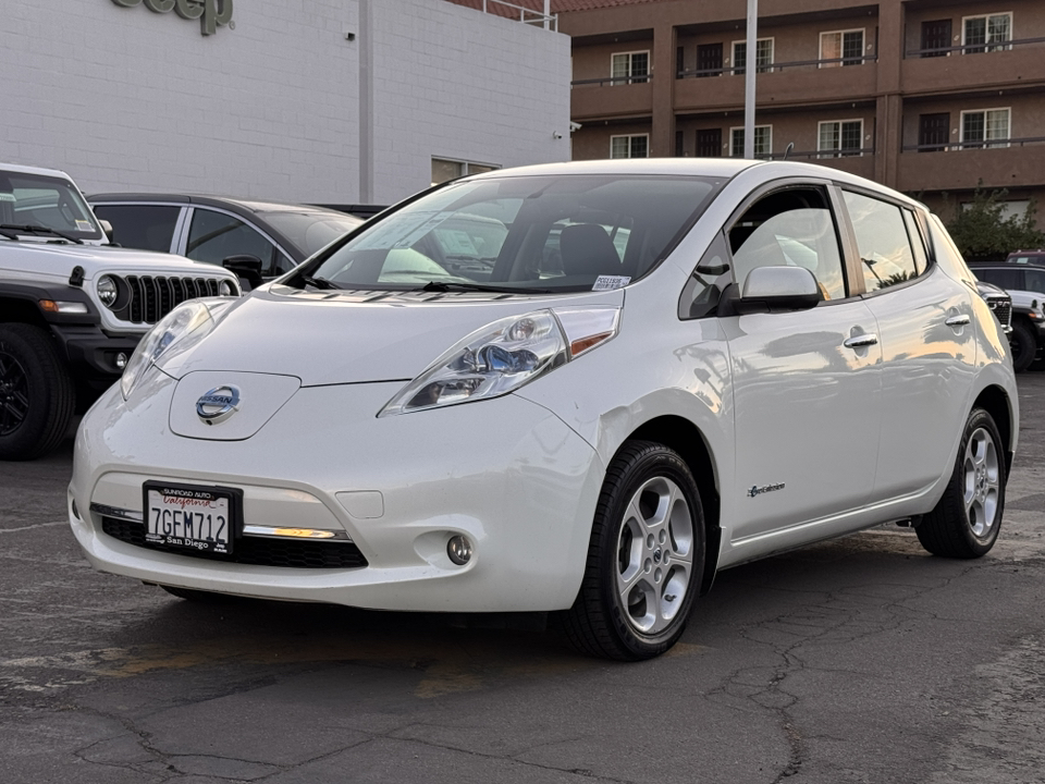 2014 Nissan Leaf SV 4