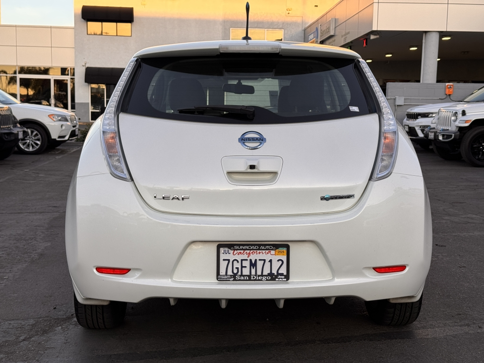 2014 Nissan Leaf SV 9